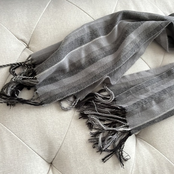 Scarf printed shawl gray black - Picture 6 of 6